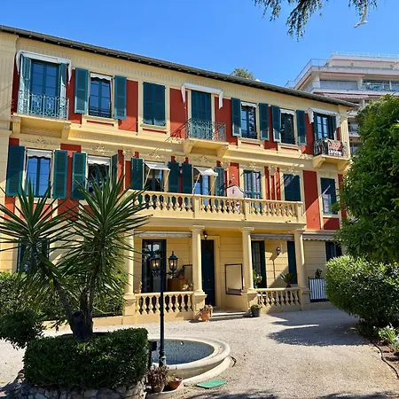 Elegant Apartment, Cap De